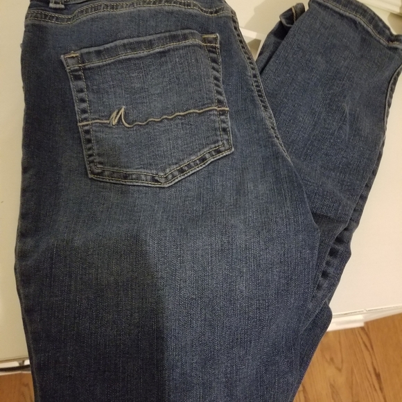 m jeans by maurices™ Classic Skinny Mid Rise Jean - Picture 3 of 4